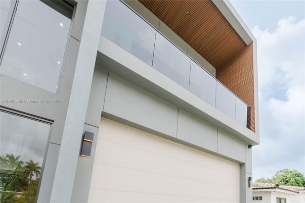 Exterior, Facade, None