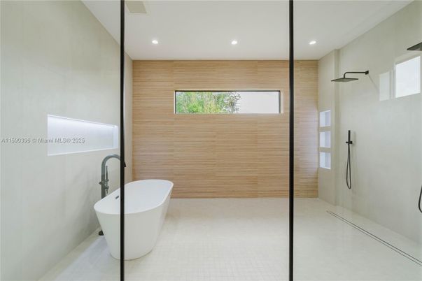 Bathroom, Free Standing Baths, Interior, Recessed Lighting
