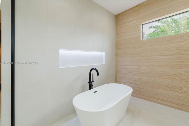 Bathroom, Free Standing Baths, Interior