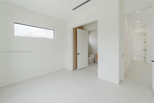 Bathroom, Empty room, Interior, Recessed Lighting