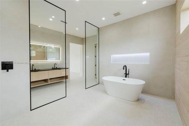 Bathroom, Free Standing Baths, Glass Shower, Interior, Recessed Lighting