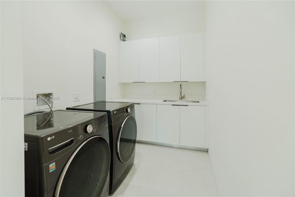 Interior, Washer