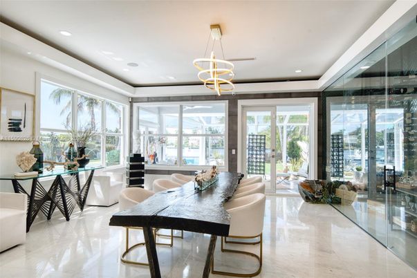 Dining room, Interior, Living room, Pendant Lights, Recessed Lighting