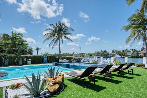 Exterior, Pool, Water