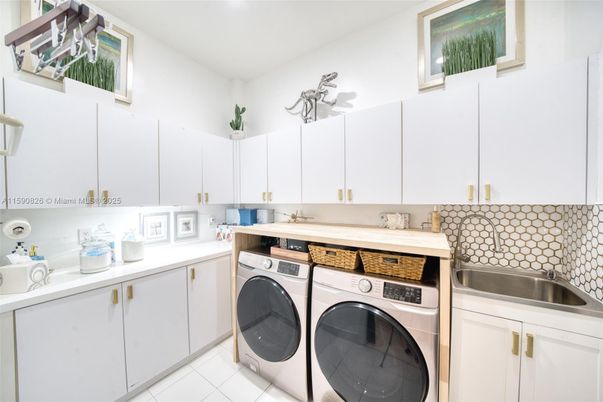 Interior, Washer