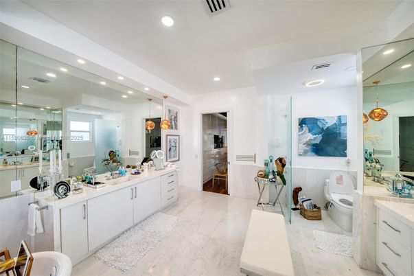 Bathroom, Dual Sink Vanities, Interior, Pendant Lights, Recessed Lighting