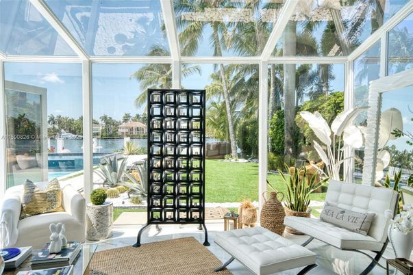 Interior, Sun Room, Water