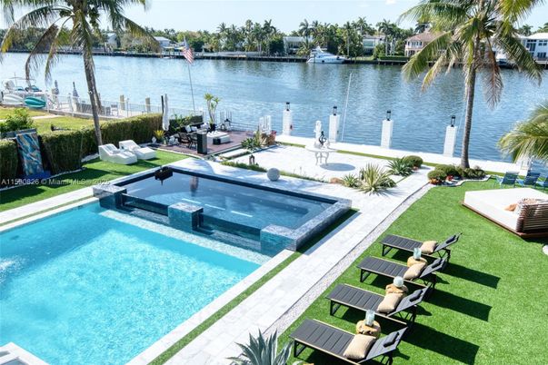 Exterior, Lake, Pool