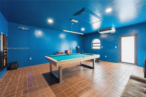 Billiard Table, Game Room, Interior, Pendant Lights, Recessed Lighting