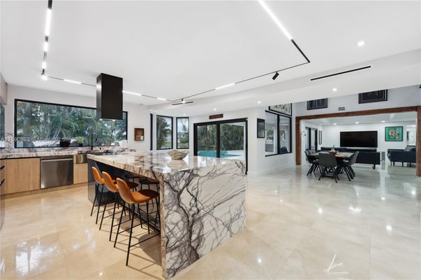 Dining room, Interior, Kitchen, Recessed Lighting, Stainless Steel Appliances