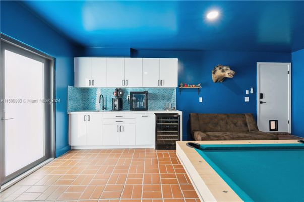 Billiard Table, Game Room, Interior, Recessed Lighting