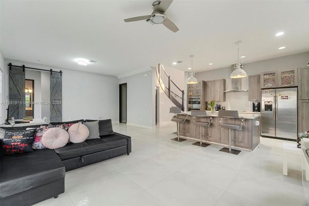 Interior, Kitchen, Living room, Pendant Lights, Recessed Lighting, Stainless Steel Appliances