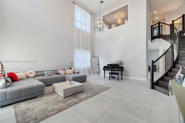 Chandelier, Interior, Living room, Piano, Recessed Lighting
