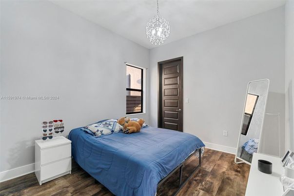 Bedroom, Interior, Pendant Lights, Wood Texture Flooring