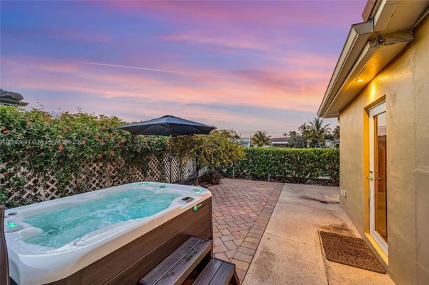 Exterior, Hot Tub