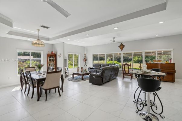 Dining room, Interior, Living room, Marble, Recessed Lighting