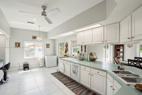 Interior, Kitchen, Pendant Lights, Recessed Lighting, Washer