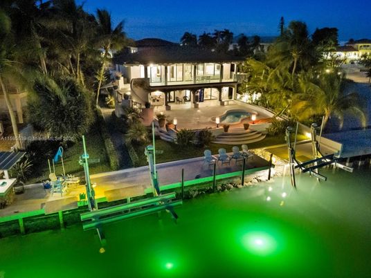 Exterior, Lake, Pool
