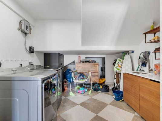 Interior, Washer