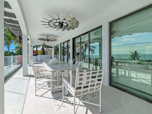 Dining room, Interior, Sun Room, Water