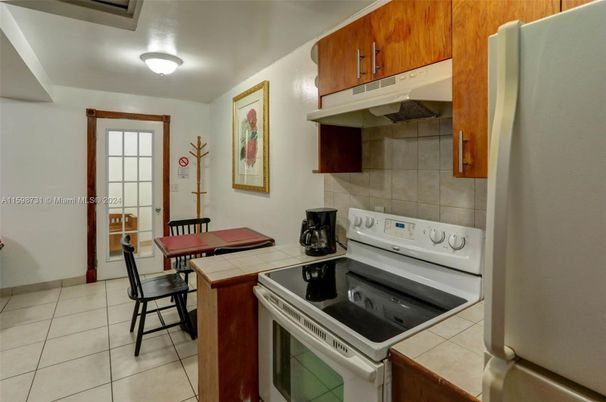 Interior, Kitchen, Tile Countertops