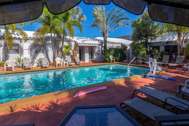 Exterior, Pool