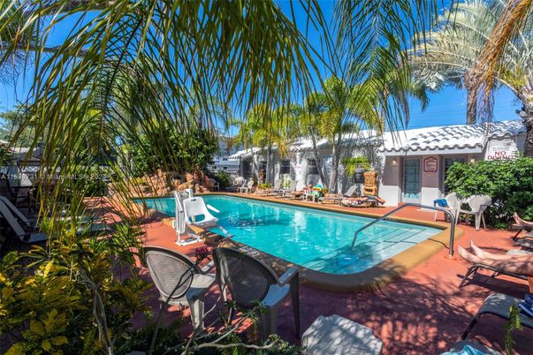 Exterior, Pool
