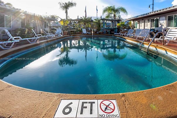 Exterior, Pool