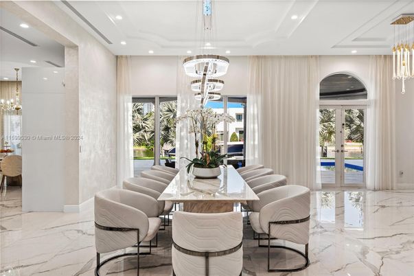 Chandelier, Dining room, Interior, Marble, Pendant Lights, Recessed Lighting