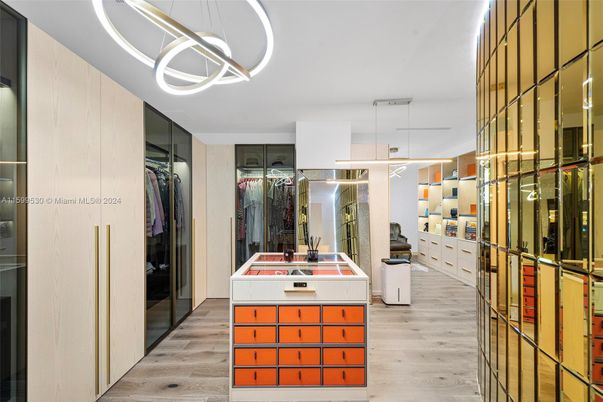 Interior, Pendant Lights, Walk-in Closets, Wood Texture Flooring