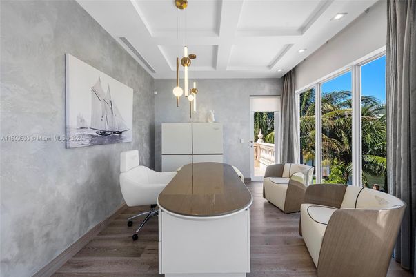 Interior, Pendant Lights, Recessed Lighting, Wood Texture Flooring