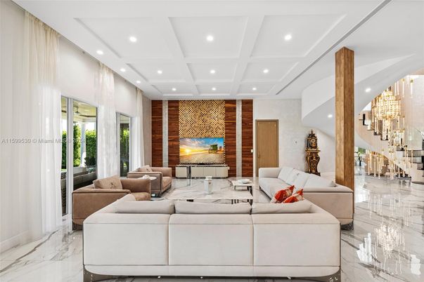 Chandelier, Interior, Living room, Marble, Recessed Lighting