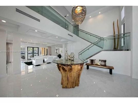 Chandelier, Interior, Living room, Marble, Recessed Lighting