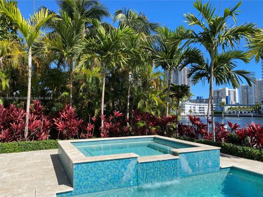 Exterior, Pool, Water