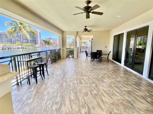 Dining room, Interior, Recessed Lighting, Water