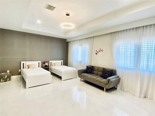 Interior, Living room, Marble, Pendant Lights, Recessed Lighting