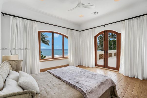 Bedroom, Interior, Recessed Lighting, Water, Wood Texture Flooring