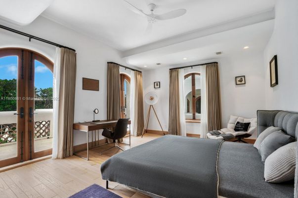 Bedroom, Home Office, Interior, Recessed Lighting, Wood Texture Flooring