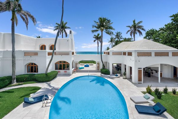 Exterior, Pool