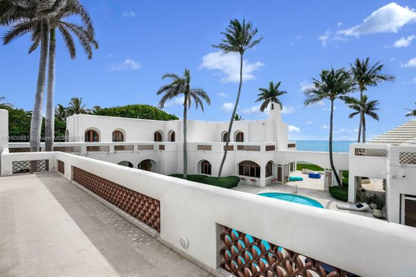 Exterior, Pool, Water