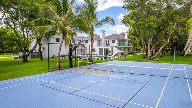 Exterior, Tennis Courts
