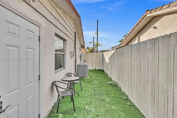 Backyard, Exterior