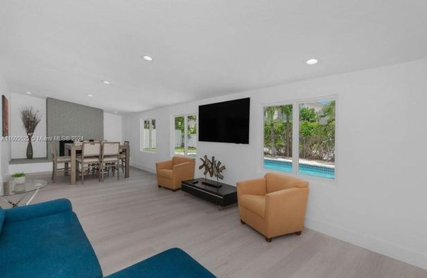 Dining room, Interior, Living room, Recessed Lighting, Wood Texture Flooring