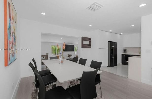 Dining room, Interior, Kitchen, Recessed Lighting, Wood Texture Flooring
