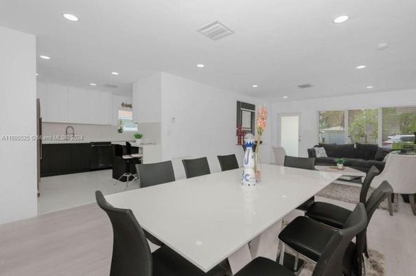 Dining room, Interior, Kitchen, Living room, Recessed Lighting
