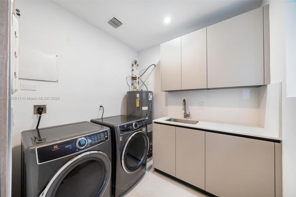 Interior, Recessed Lighting, Washer