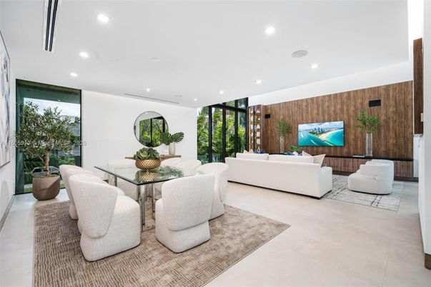 Dining room, Interior, Living room, Recessed Lighting, Wooden Walls