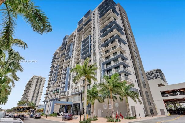 Exterior, Facade, Condo Building