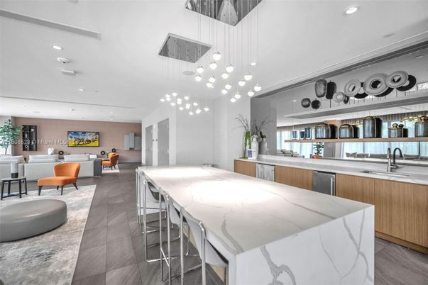 Dining room, Interior, Kitchen, Living room, Pendant Lights, Recessed Lighting, Stainless Steel Appliances