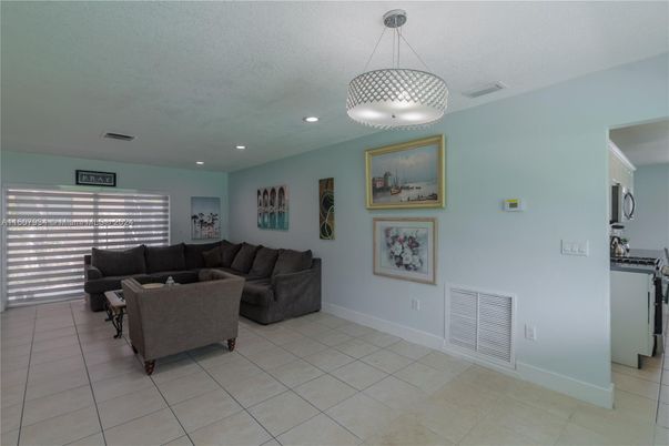 Interior, Living room, Pendant Lights, Recessed Lighting